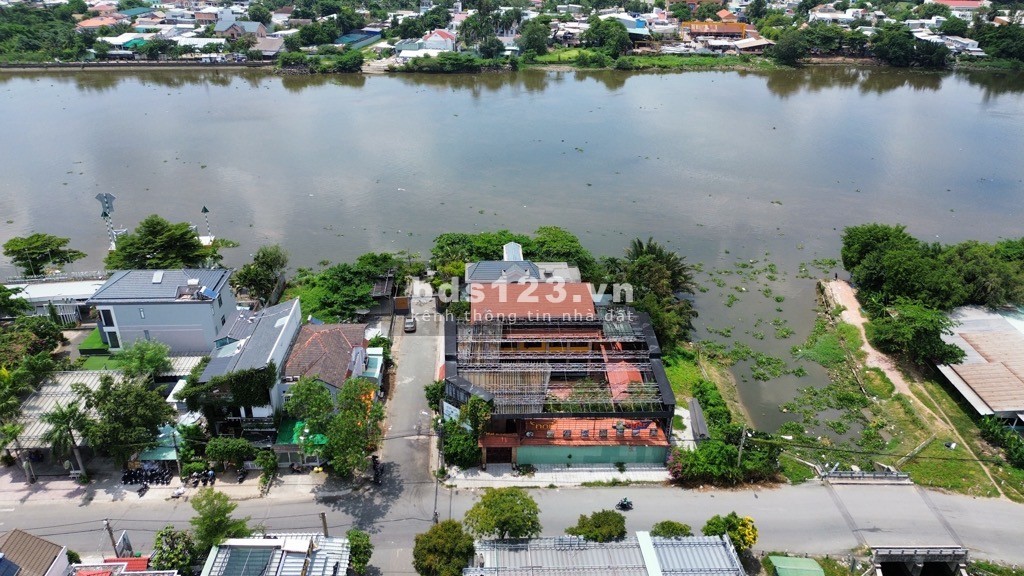 BÁN LÔ ĐẤT GÓC NGÃ TƯ ĐƯỜNG, 2 MẶT VIEW SÔNG KHU GIGAMAL, 1000m2, CHỈ 77 TỶ.