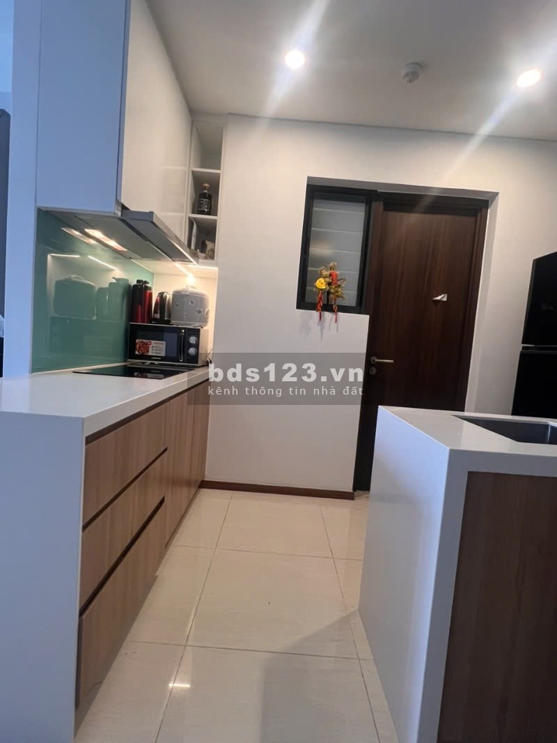 Chuyển nhượng căn hộ 2 phòng ngủ cao cấp, view cận sông tại One Verandah Quận 2