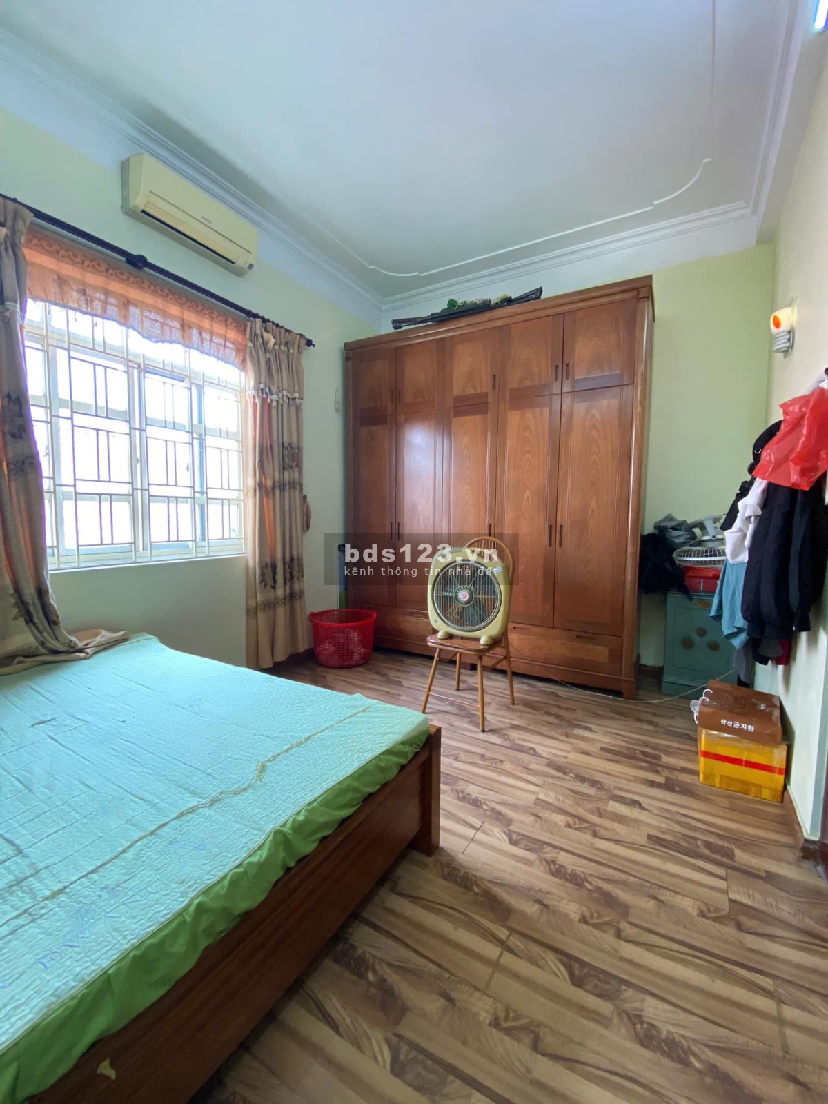 NHÀ ĐẸP -VIEW SÔNG HỒNG -GẦN MẶT ĐƯỜNG - CÓ GARA OTO - NHÀ THOÁNG MÁT - CHỦ SẴN SÀNG ĐỂ LẠI NỘI THẤT