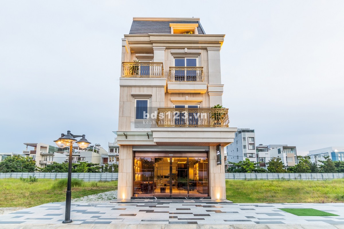 Sập hầm căn góc Shophouse Regal Pavillon sẵn sổ giá giảm 3 tỷ - vị trí trung tâm tiện kinh doanh