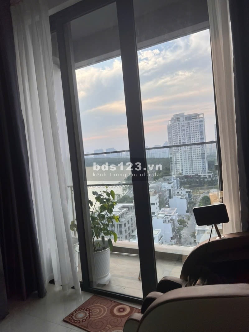 Chuyển nhượng căn hộ 2 phòng ngủ cao cấp, view cận sông tại One Verandah Quận 2