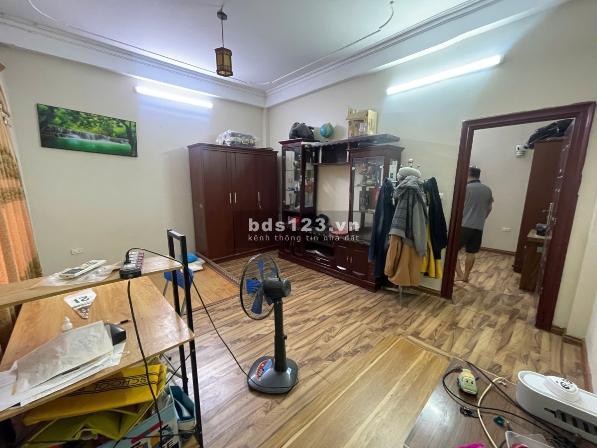 NHÀ ĐẸP -VIEW SÔNG HỒNG -GẦN MẶT ĐƯỜNG - CÓ GARA OTO - NHÀ THOÁNG MÁT - CHỦ SẴN SÀNG ĐỂ LẠI NỘI THẤT