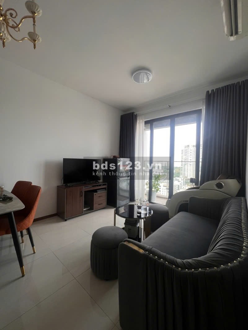 Chuyển nhượng căn hộ 2 phòng ngủ cao cấp, view cận sông tại One Verandah Quận 2