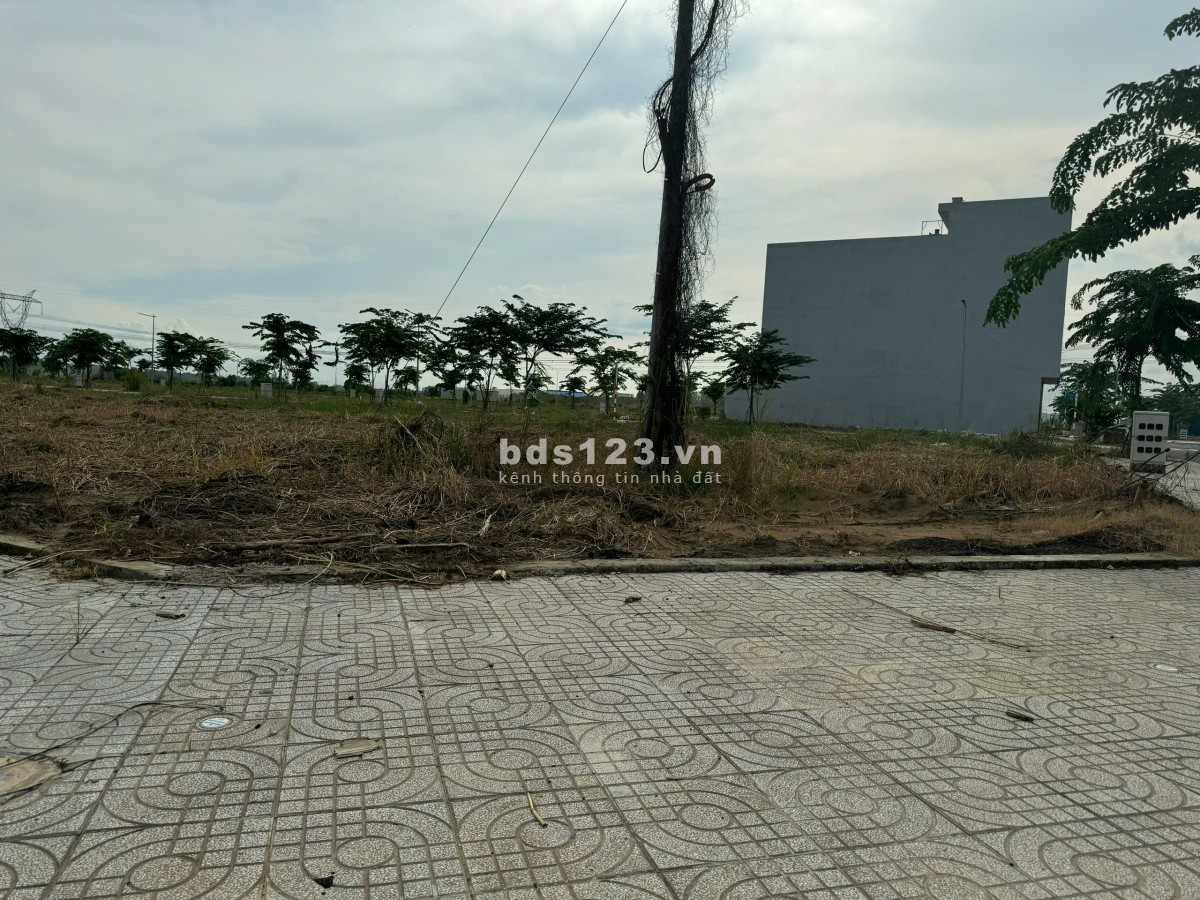 ĐẤT NỀN GIÁ RẺ - VỊ TRÍ ĐẸP GẦN BÌNH CHÁNH - SỔ HỒNG RIÊNG