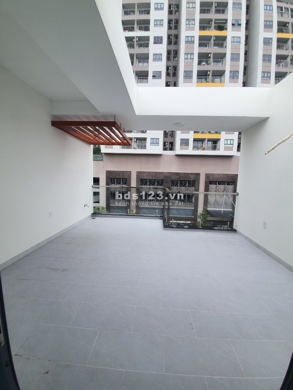 Cho thuê Nhà phố mới 100%, 3 tầng - liền kề khu căn hộ 3700 căn. Giá 29 triệu. LH: 0906 600 593