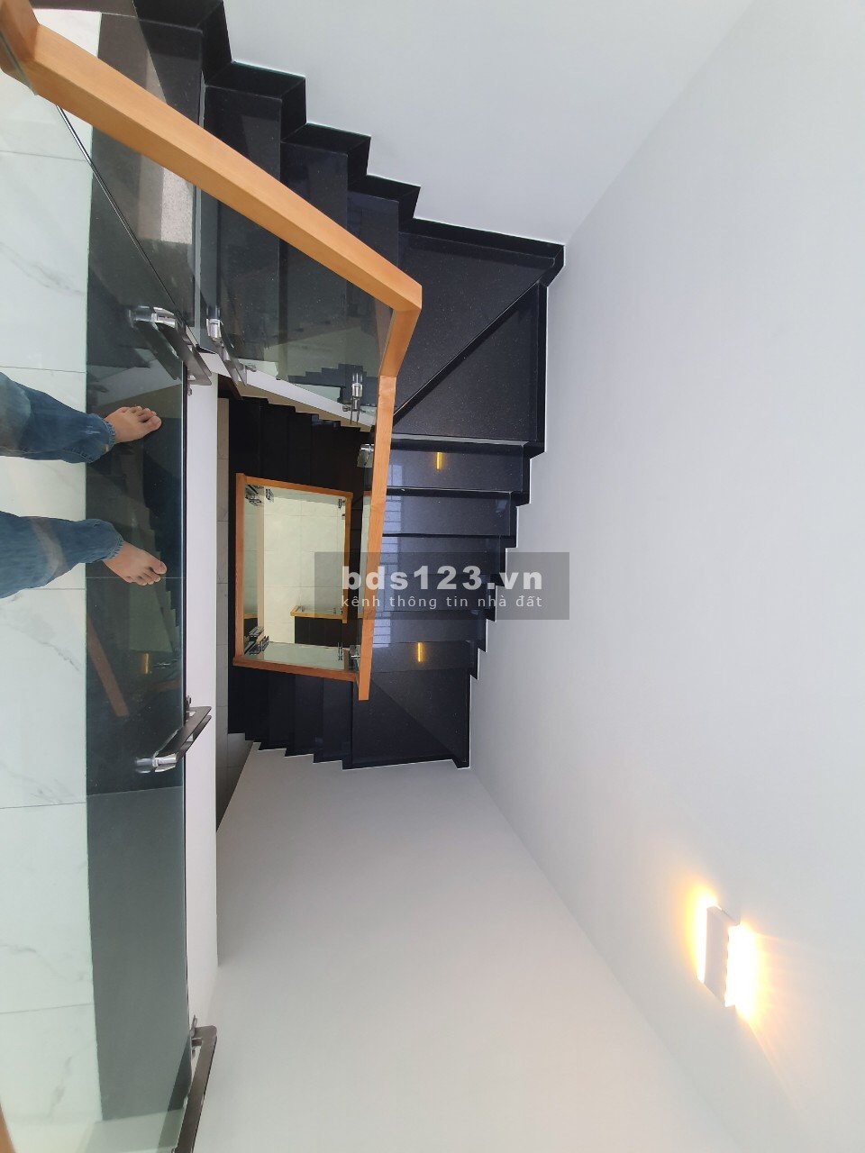 Cho thuê Nhà phố mới 100%, 3 tầng - liền kề khu căn hộ 3700 căn. Giá 29 triệu. LH: 0906 600 593