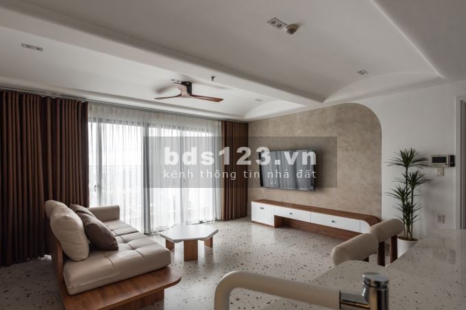 Nhà 1 Trệt 2 Lầu Tại Dĩ An, Bình Dương