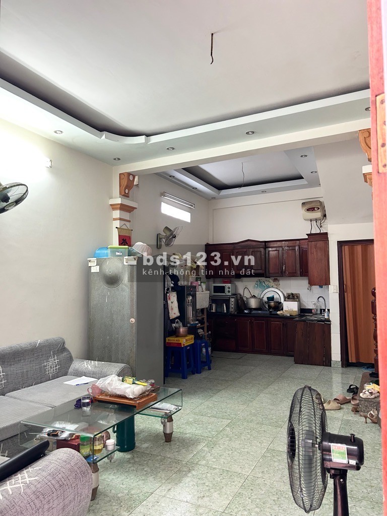 BÁN NHÀ TRẦN BÌNH, NHÀ CŨ MỚI SƠN SỬA LẠI ĐẸP LONG LANH....,