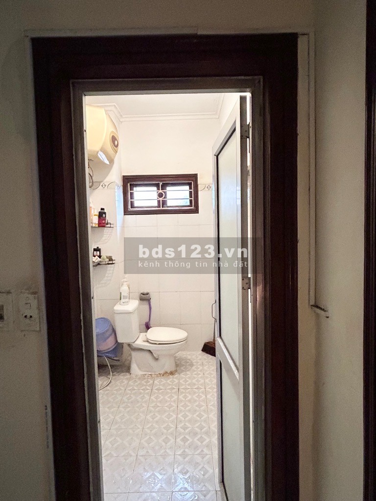 BÁN NHÀ TRẦN BÌNH, NHÀ CŨ MỚI SƠN SỬA LẠI ĐẸP LONG LANH....,