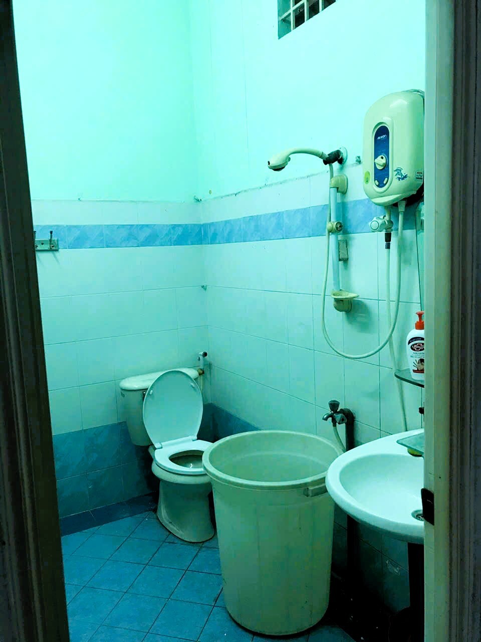 Cho thuê nhà nguyên căn 150m2 3pn mặt tiền đường 34 Linh Đông