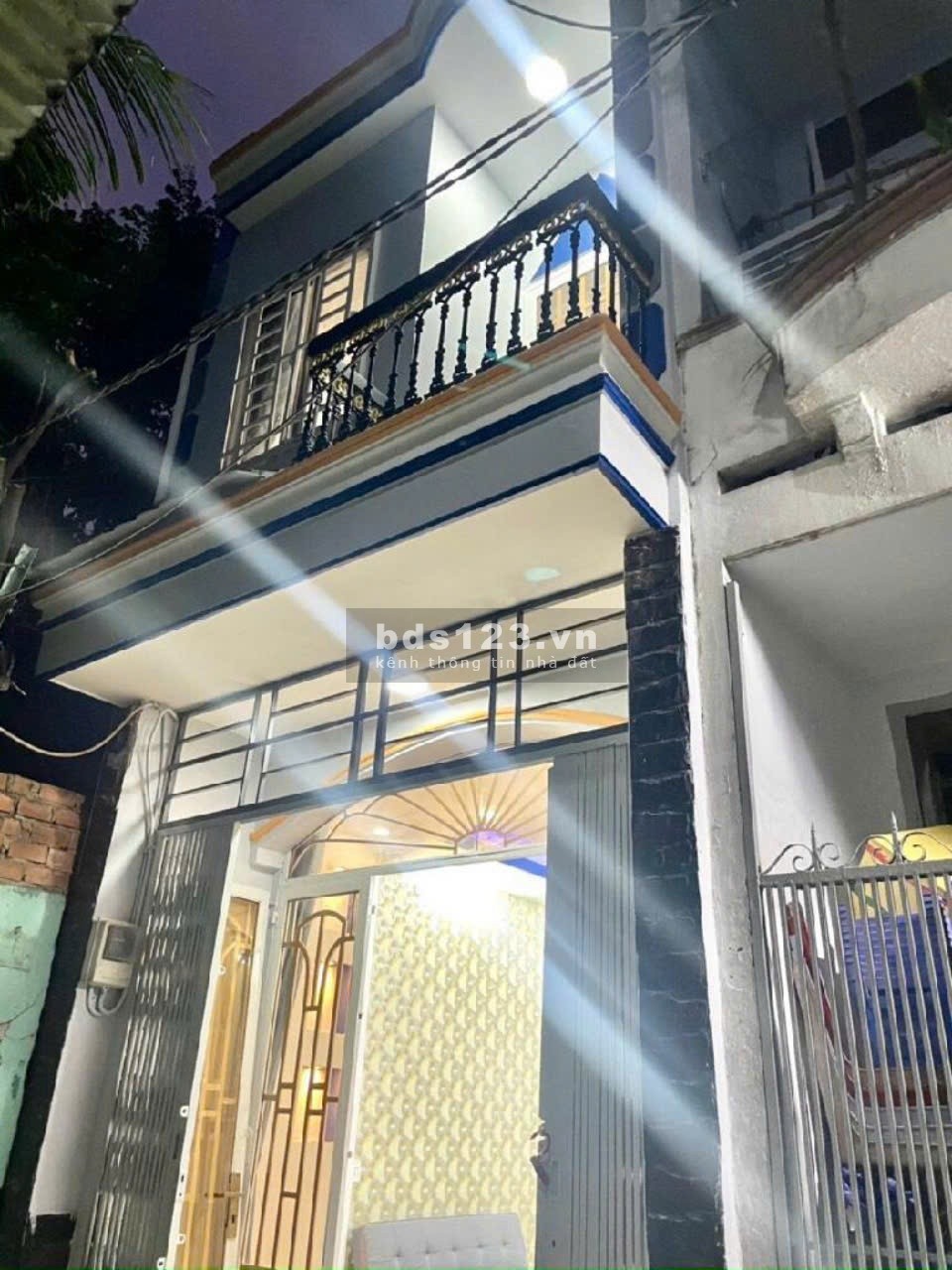 Nhà đẹp giá rẻ Bình Chánh giá 750tr