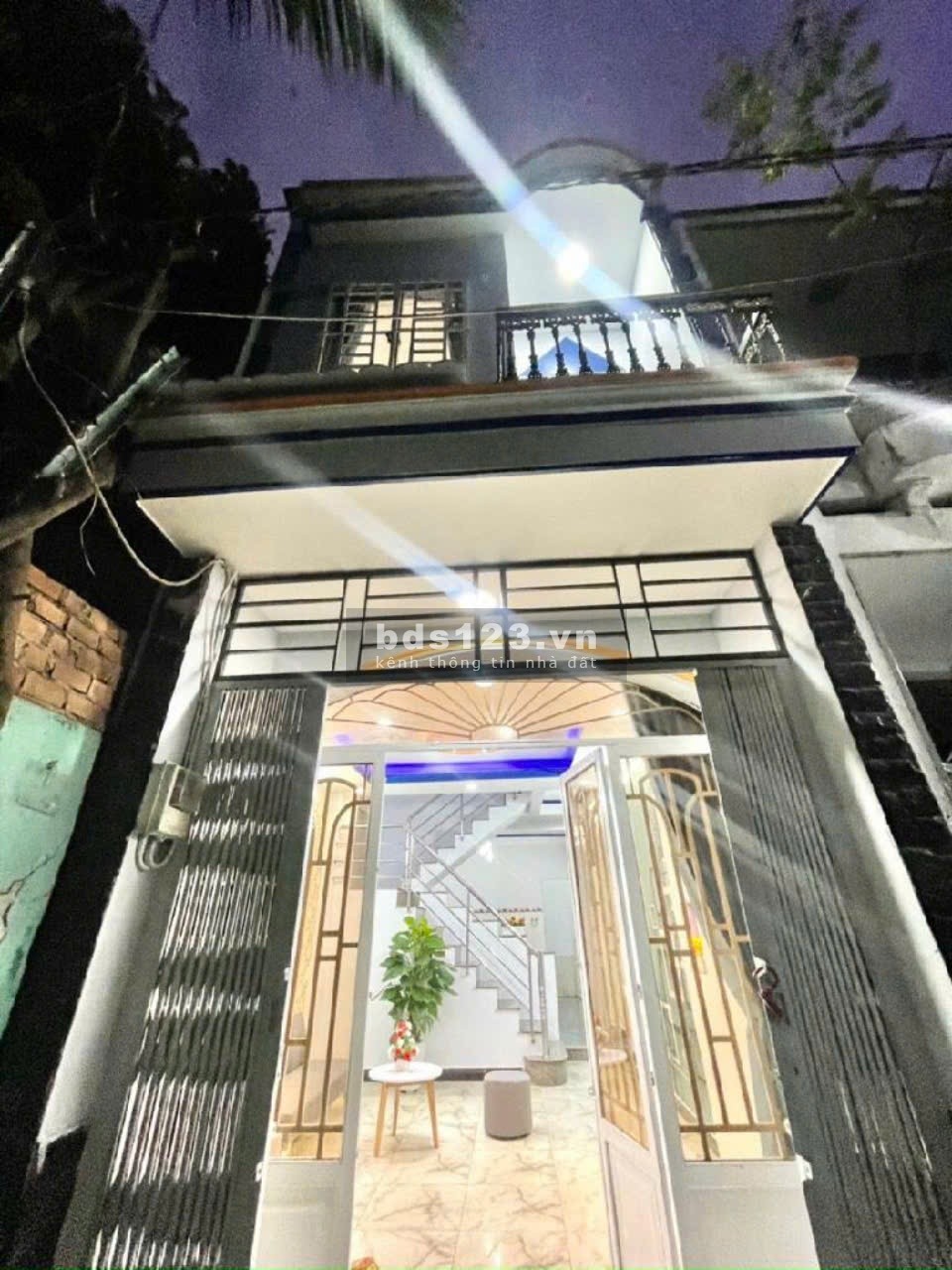 Nhà đẹp giá rẻ Bình Chánh giá 750tr
