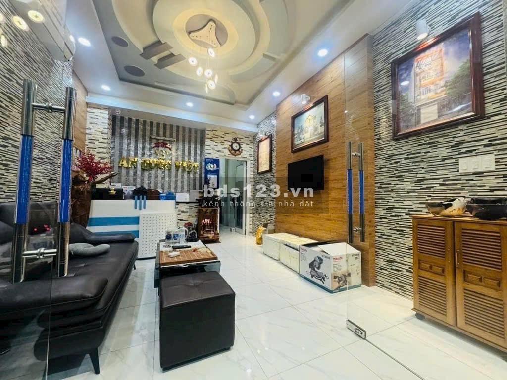 NHÀ KHÔNG QUY HOẠCH - HẺM XE HƠI 5M - 3 TẦNG - 4 PN - NỞ HẬU - DT ( 4*14M ) - CHỈ 5 TỶ rưỡi