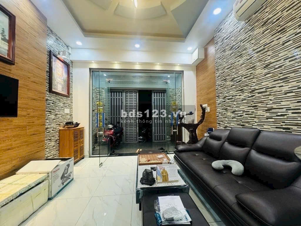 NHÀ KHÔNG QUY HOẠCH - HẺM XE HƠI 5M - 3 TẦNG - 4 PN - NỞ HẬU - DT ( 4*14M ) - CHỈ 5 TỶ rưỡi