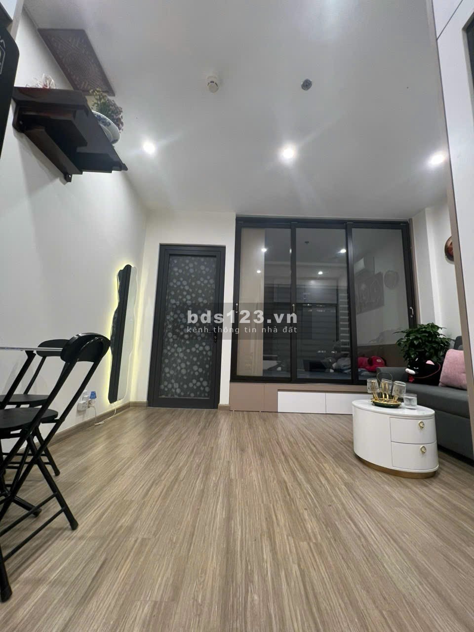 BÁN CĂN STUDIO 28M TẦNG TRUNG VINHOMES SMART CITY
