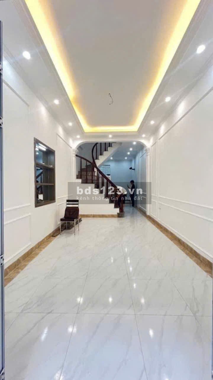 Trung Tâm Ngã Tư Sở, Nhà Phố Vũ Tông Phan, Thanh Xuân 37m2 x 4 Tầng, Giá 6.8 Tỷ
