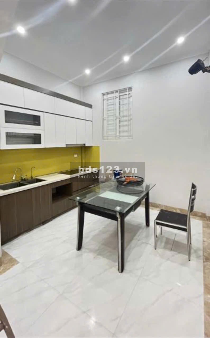 Trung Tâm Ngã Tư Sở, Nhà Phố Vũ Tông Phan, Thanh Xuân 37m2 x 4 Tầng, Giá 6.8 Tỷ
