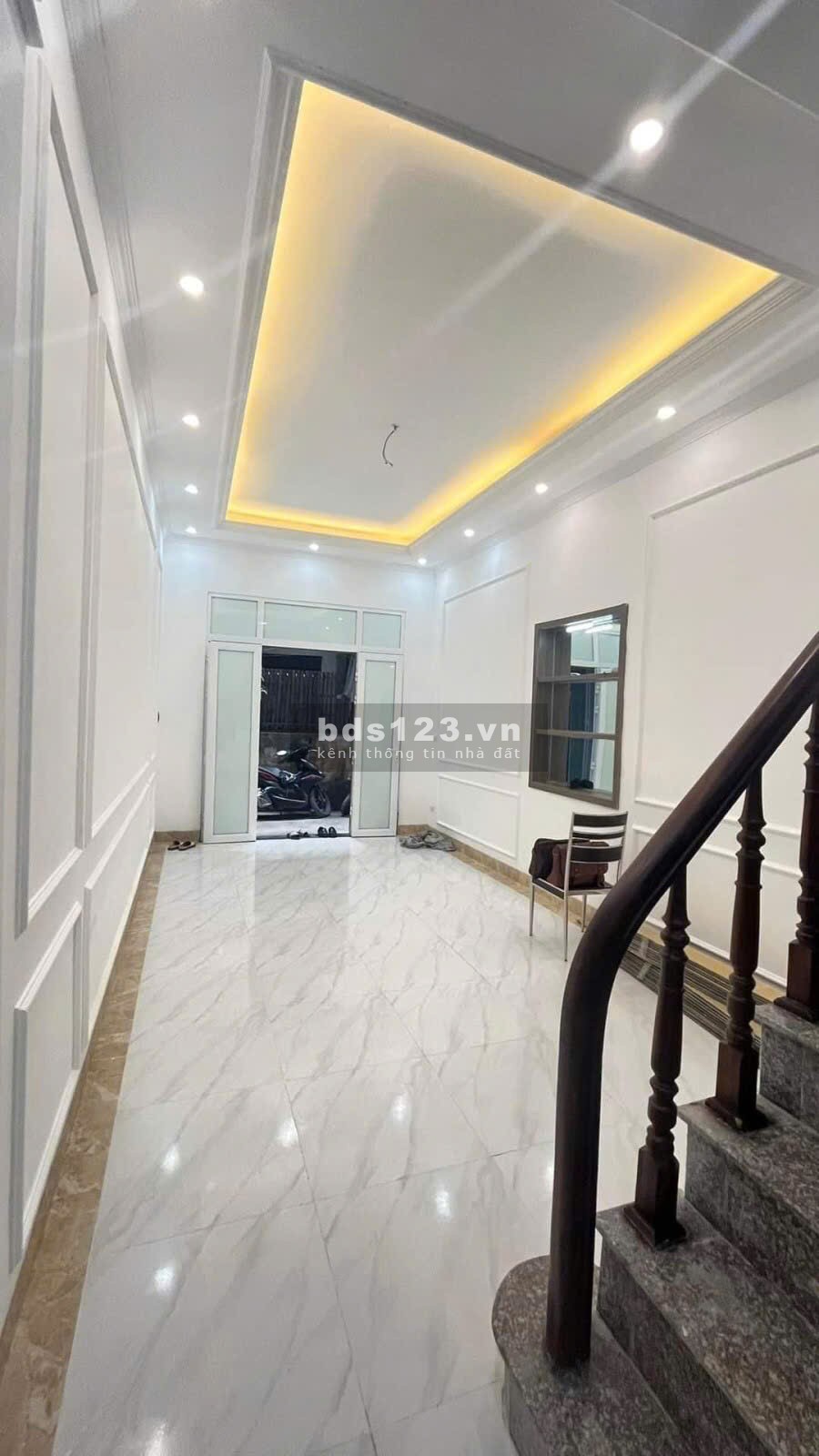 Trung Tâm Ngã Tư Sở, Nhà Phố Vũ Tông Phan, Thanh Xuân 37m2 x 4 Tầng, Giá 6.8 Tỷ
