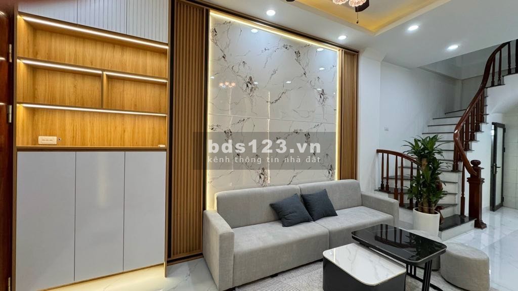 Bán nhà siêu đẹp 34m2 tại Lĩnh Nam, gần chợ dân sinh và trường học giá chỉ 4,1 tỷ