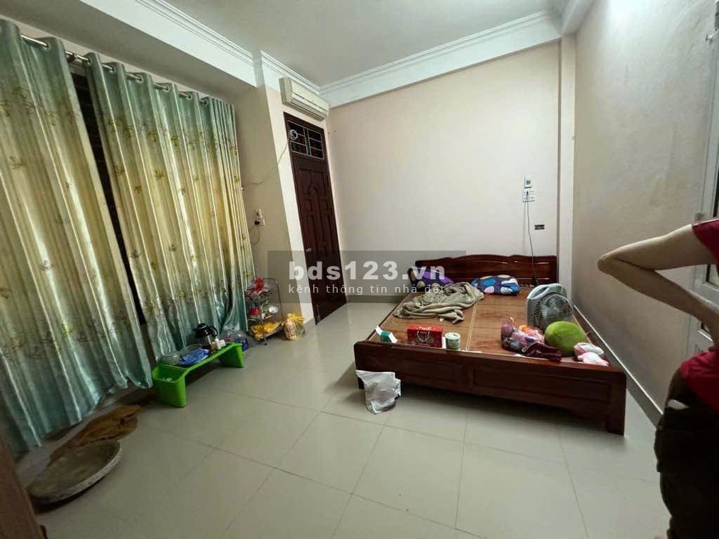 SIÊU VÍP! CC CẦN BÁN nhà Ở 28 m2 x 5 tầng, ngõ Phùng Khoang. Chỉ nhỉnh 5 tỷ