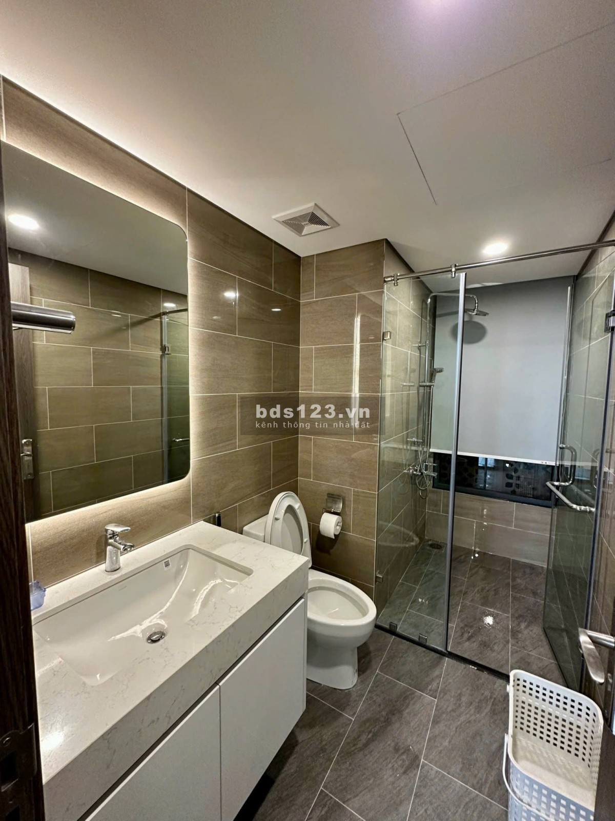 [HIẾM] CHO THUÊ CĂN HỘ 4 NGỦ N01T7, DT 142 M2, FULL ĐỒ VIEW HỒ TÂY