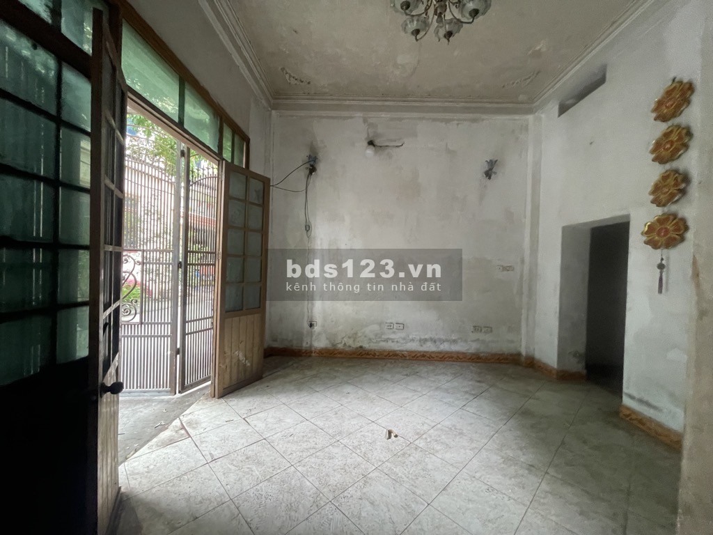 Nhà cũ xác định bán đất anh chị về xây biệt thự 80,9m2 MT7m2