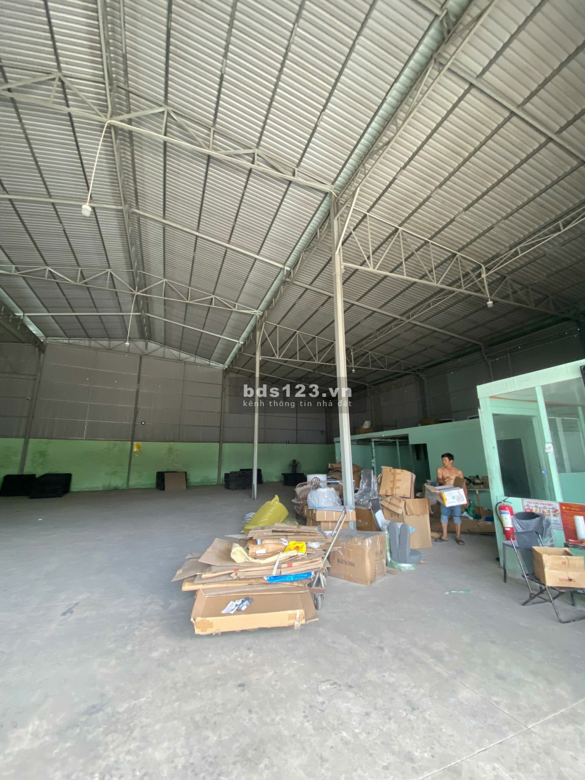 Cho thuê kho xưởng 680m2 Nguyễn Xiển, phường Long Bình, Quận 9
