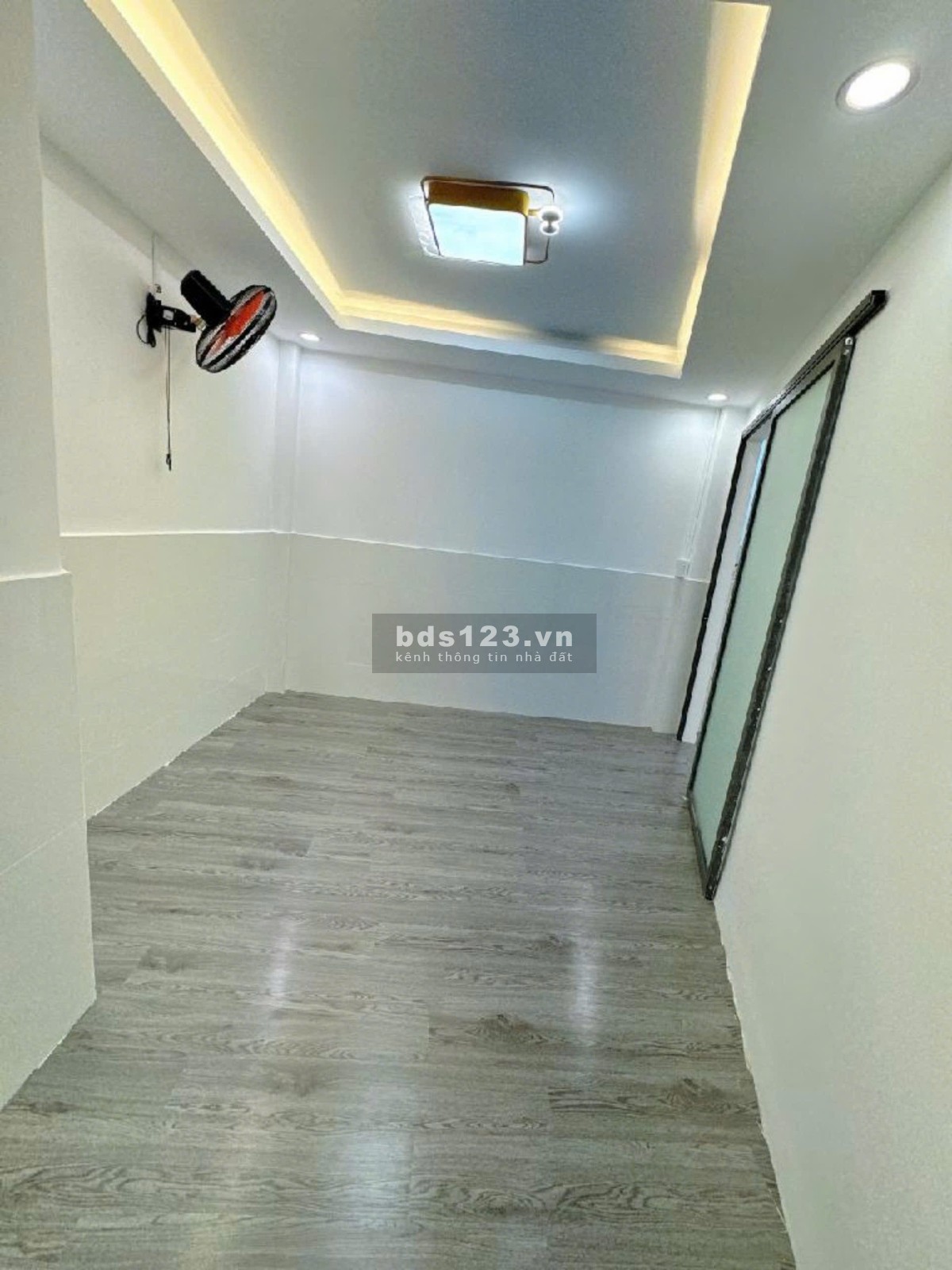 BÁN NHÀ HUỲNH TẤN PHÁT, QUẬN 7, GIÁP QUẬN 4, 42M2, 50M MẶT TIỀN, 3 TẦNG, 3.x TỶ