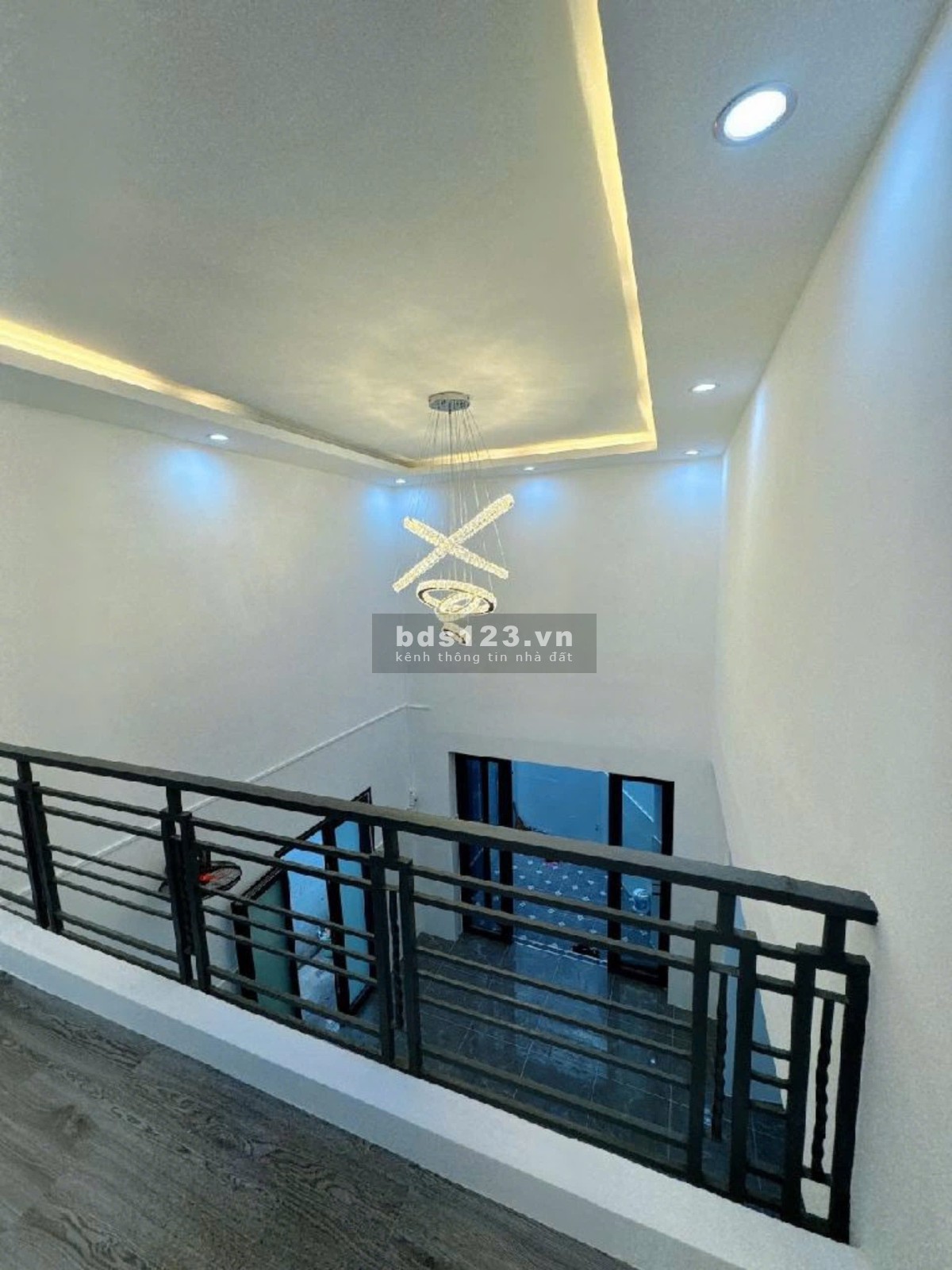 BÁN NHÀ HUỲNH TẤN PHÁT, QUẬN 7, GIÁP QUẬN 4, 42M2, 50M MẶT TIỀN, 3 TẦNG, 3.x TỶ