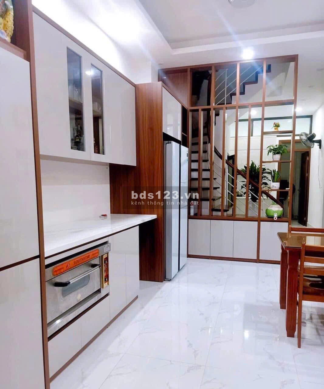 Nhà Đẹp, Phố Nguyễn Trãi, Thanh Xuân 50m2 x 4 Tầng, Chỉ 6.8 Tỷ, Ngõ Rộng 2M Gần Phố.