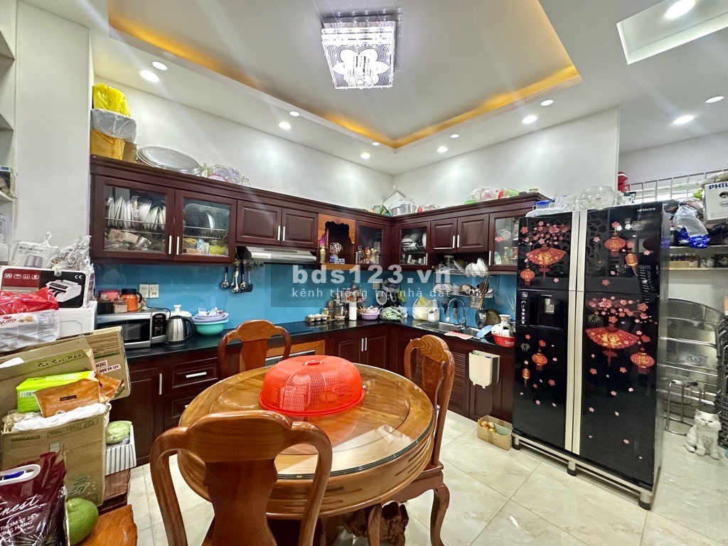 BÁN NHÀ 4 TẦNG, KHU PHÂN LÔ CAO TẦNG, SAU LƯNG GIGAMALL, 4,2X18; NHỈNH 9 TỶ.