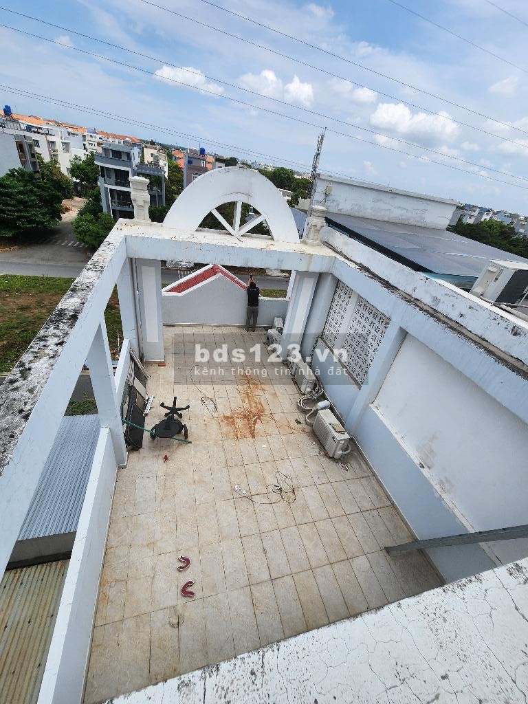 Chính chủ bán nhà mặt tiền kinh doanh giá chỉ 10tỷ500 tại Phong Phú, Bình Chánh