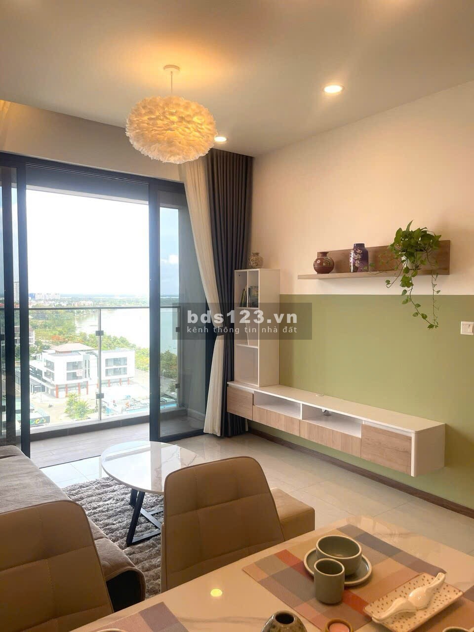 Chủ gửi cho thuê căn hộ 2 phòng ngủ cao cấp, hướng Đông Nam thoáng mát tại One Verandah Quận 2