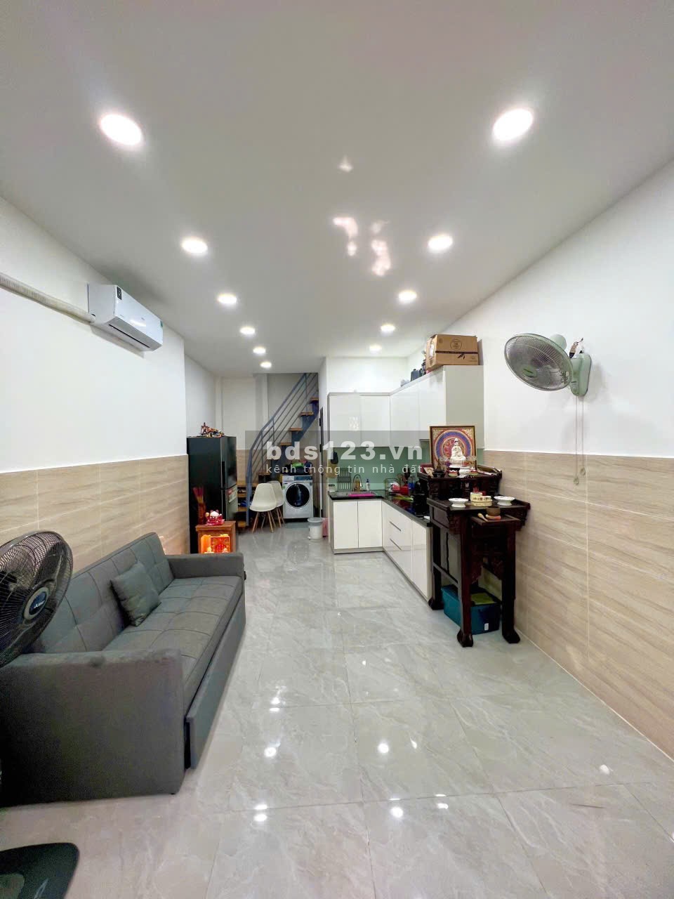 Cho thuê nhà nguyên căn ,417/..... An Dương Vương, diện tích 3,4 x 9m, 1 trệt, 1 lầu, 2PN, 1WC