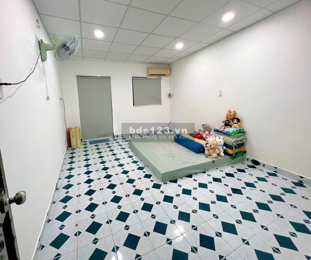 Cho thuê nhà nguyên căn ,417/..... An Dương Vương, diện tích 3,4 x 9m, 1 trệt, 1 lầu, 2PN, 1WC
