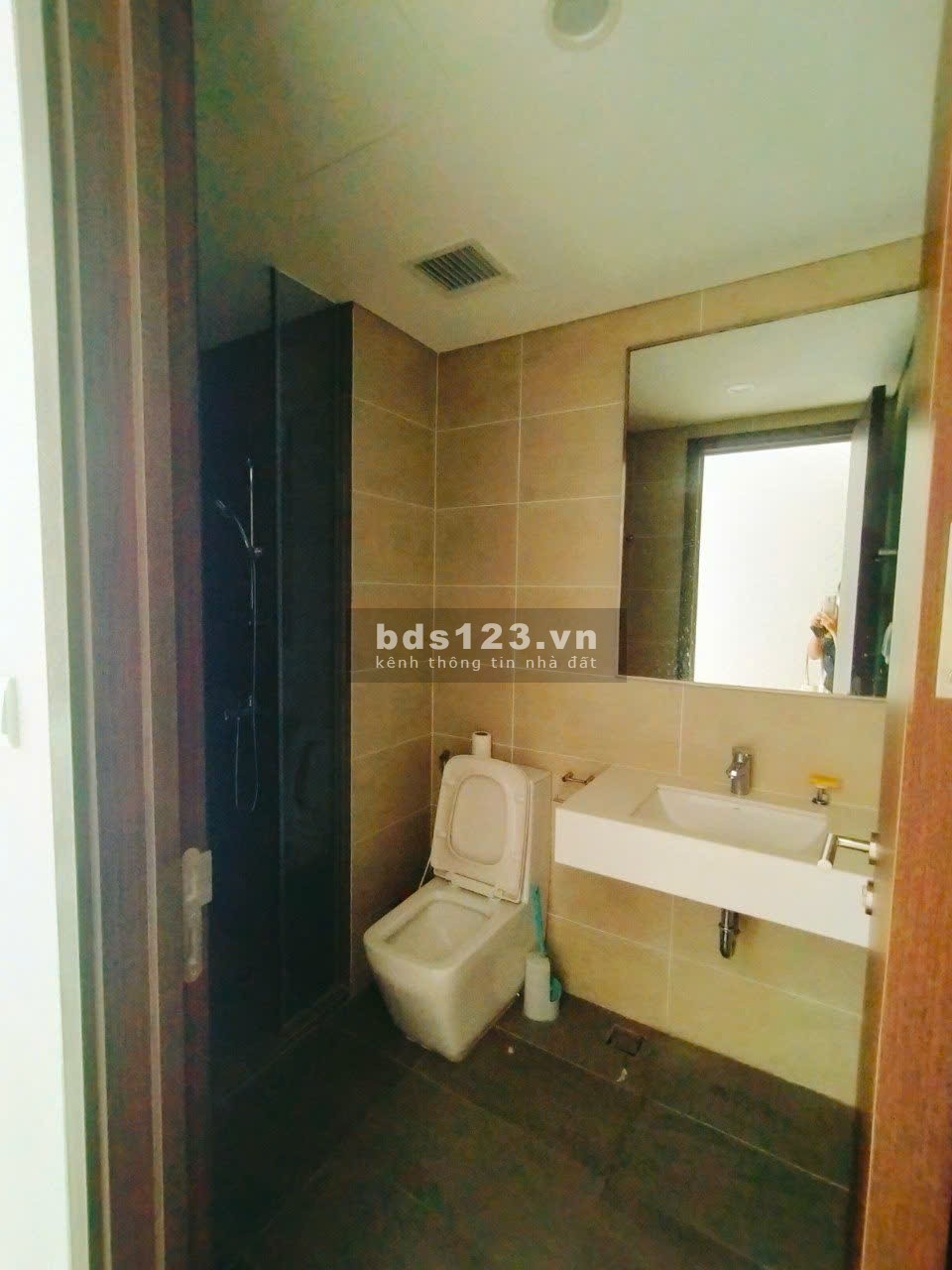 One Verandah cho thuê căn 2 phòng ngủ 17tr/tháng view sông Đông Nam đang trống sẵn