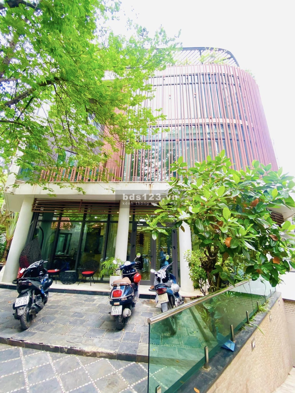 CẦN BÁN BIỆT THỰ SÂN VƯỜN ĐẲNG CẤP DỊCH VỌNG CẦU GIẤY 268M 4TẦNG FULL NỘI THẤT 72TỶ