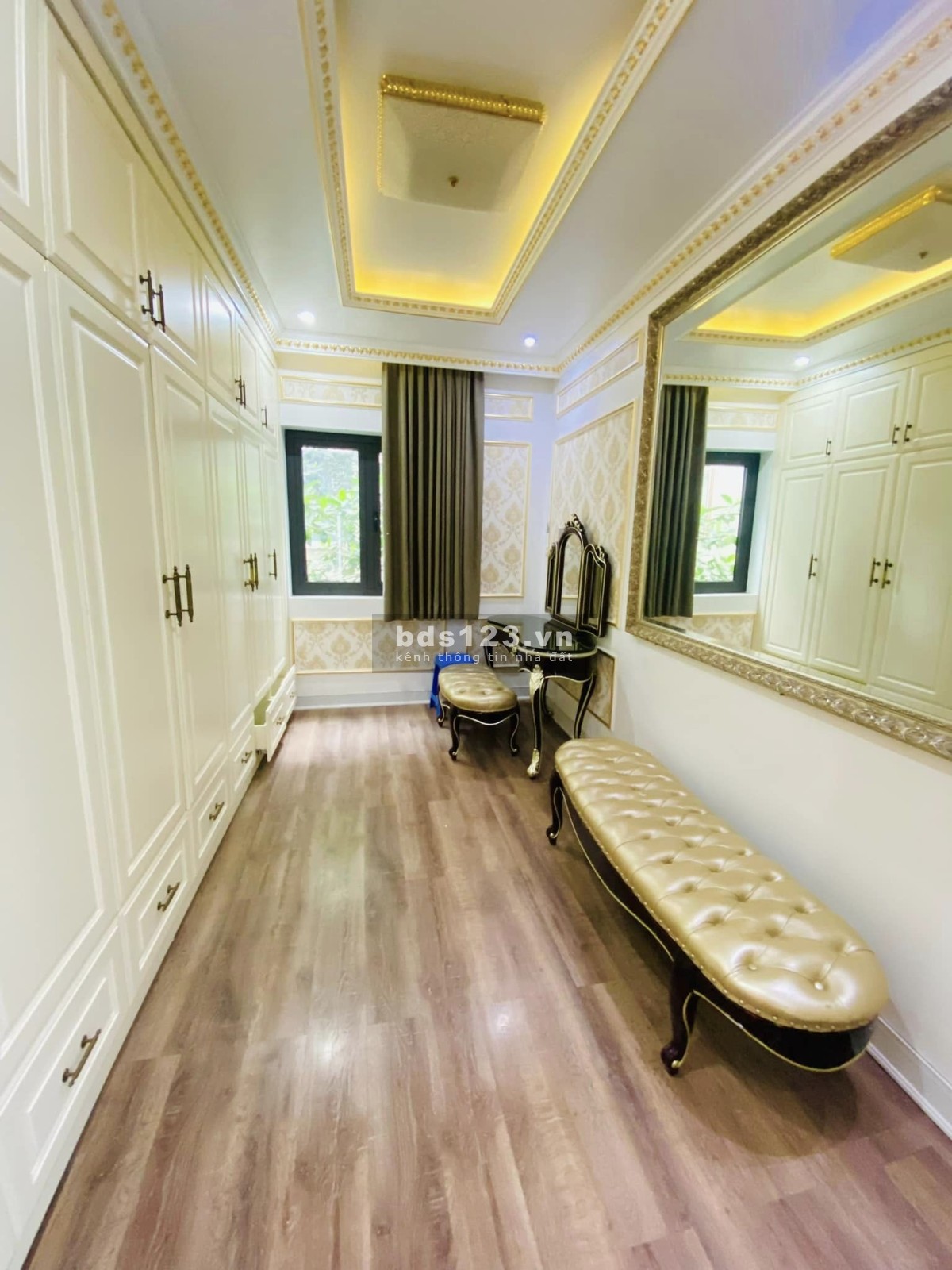 CẦN BÁN BIỆT THỰ SÂN VƯỜN ĐẲNG CẤP DỊCH VỌNG CẦU GIẤY 268M 4TẦNG FULL NỘI THẤT 72TỶ