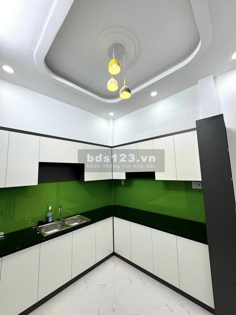 NHÀ ĐÚC 3 TẤM MỚI TINH - HẺM ĐẸP THÔNG - SỔ NỞ HẬU HOÀN CÔNG ĐỦ