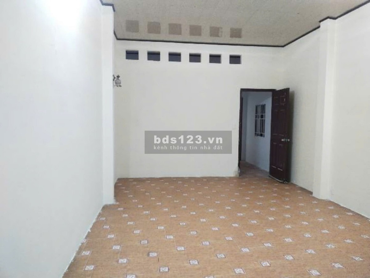 NHÀ 2 TẤM ĐÚC BTCT - HẺM XE HƠI - KO LỘ GIỚI