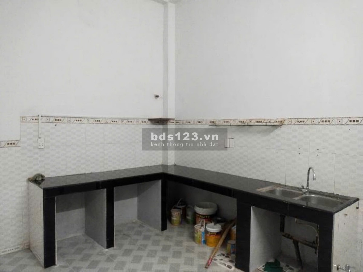 NHÀ 2 TẤM ĐÚC BTCT - HẺM XE HƠI - KO LỘ GIỚI