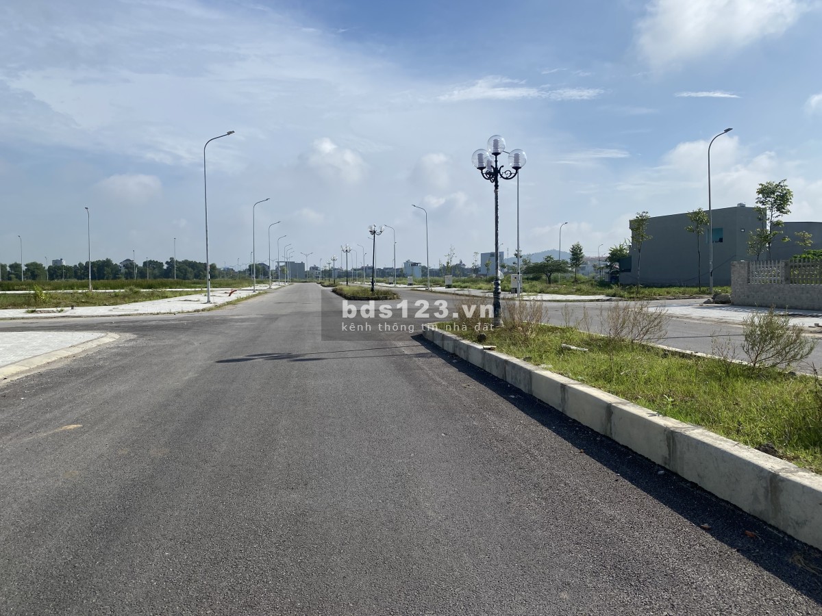 Chính chủ còn lô CL4:03 mb3220 trục đường 28m