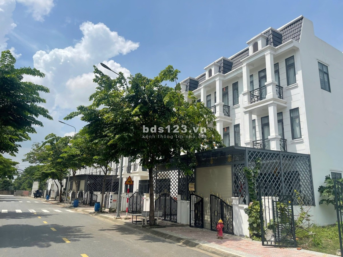2 Tỷ 4 Nhà Phố Liền Kề FUll Dân - Tặng Gói Nội Thất 50 triệu