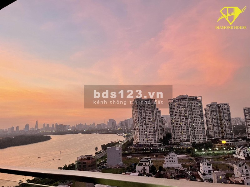 Cần bán căn hộ 3 phòng ngủ full nôi thất cao cấp view sông SG tại One Verandah Quận 2