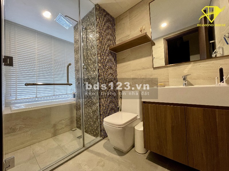 Cần bán căn hộ 3 phòng ngủ full nôi thất cao cấp view sông SG tại One Verandah Quận 2