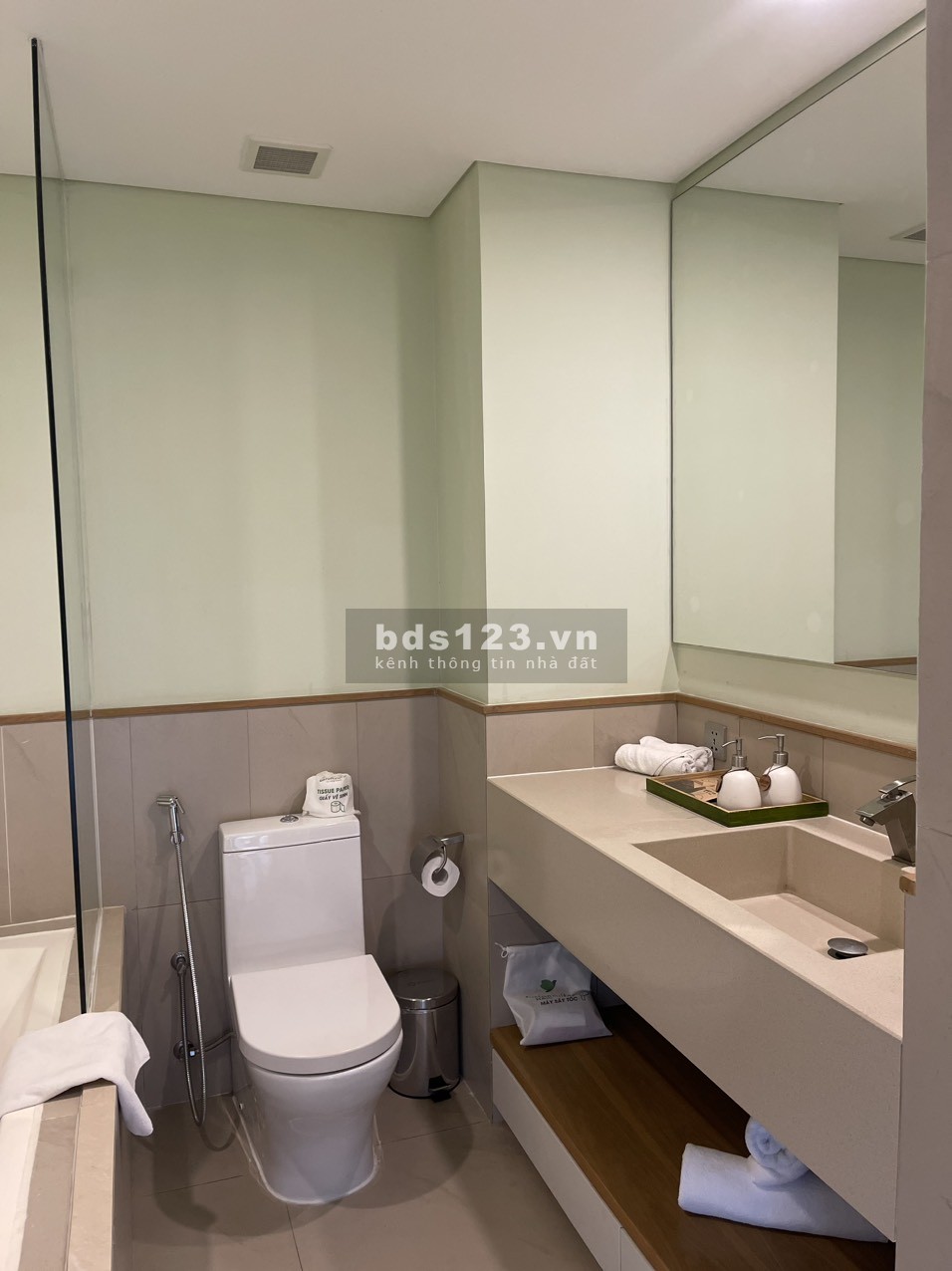 Chủ kẹt tiền giảm 300 triệu bán gấp căn 2PN View trực biển, tặng đầy đủ nội thất, sổ đỏ rõ ràng