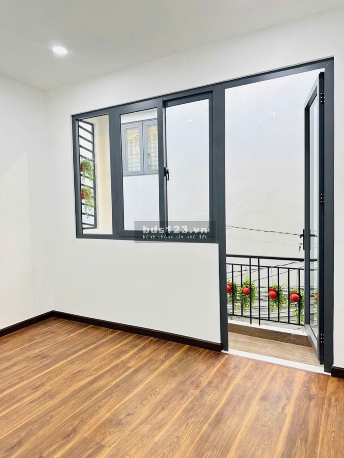 NHÀ MỚI NỘI THẤT CỰC ĐẸP XỊN XÒ - NHÌN LÀ MÊ - ĐẸP LUNG LINH
