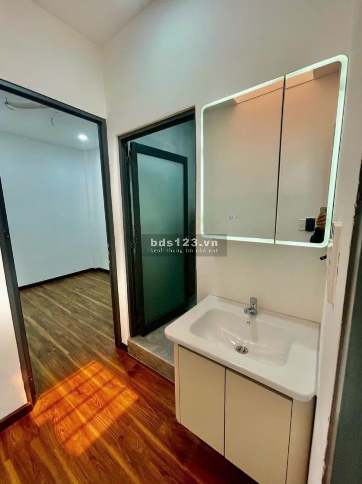 NHÀ MỚI NỘI THẤT CỰC ĐẸP XỊN XÒ - NHÌN LÀ MÊ - ĐẸP LUNG LINH