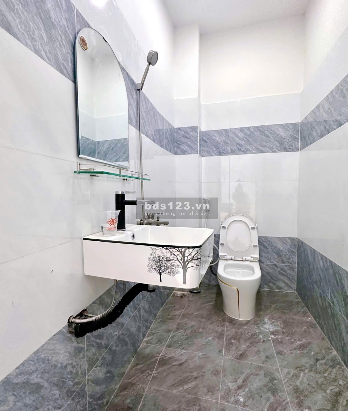 NHÀ ĐẸP ĐỊA CHỈ TÀI LỘC HẺM Ô TÔ 1 TRỤC NGAY CẠNH TÊN LỬA BÌNH TÂN.