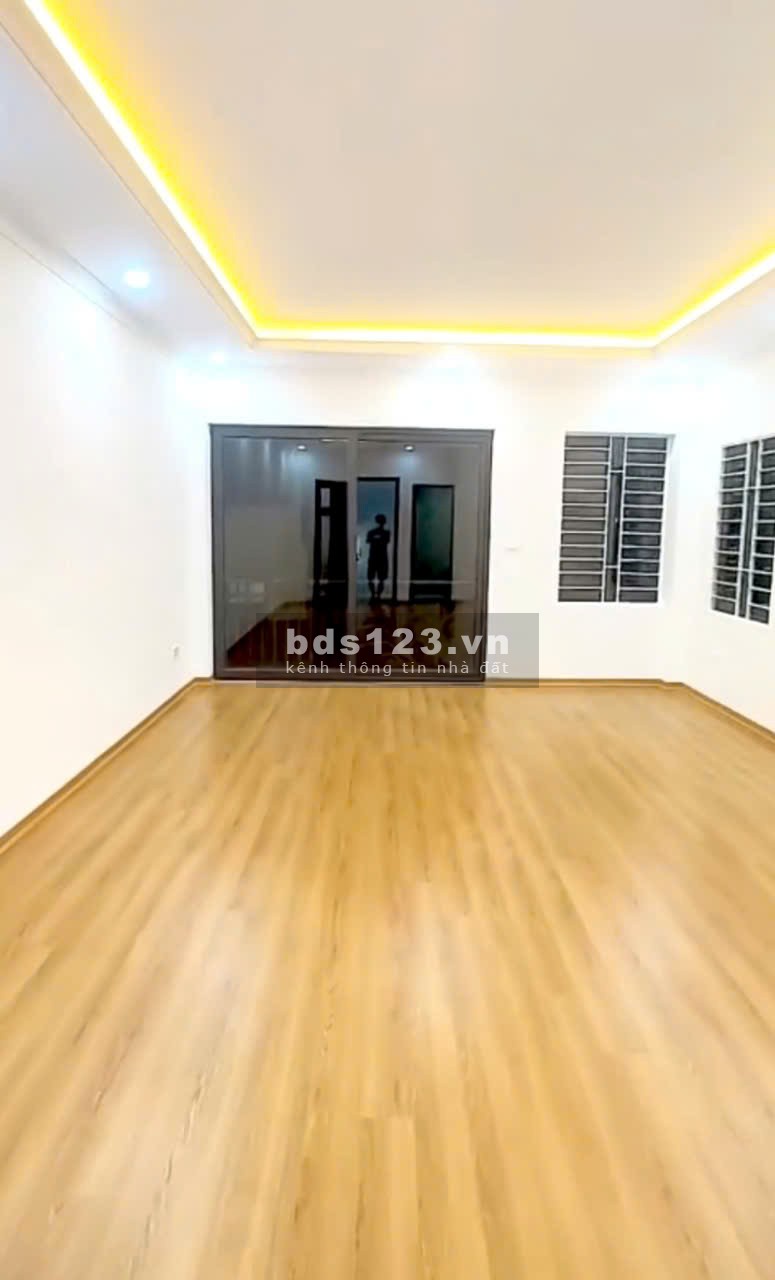 Cho thuê nhà 50m2, 6 tầng mới tinh tại tổ 8 Thạch Bàn